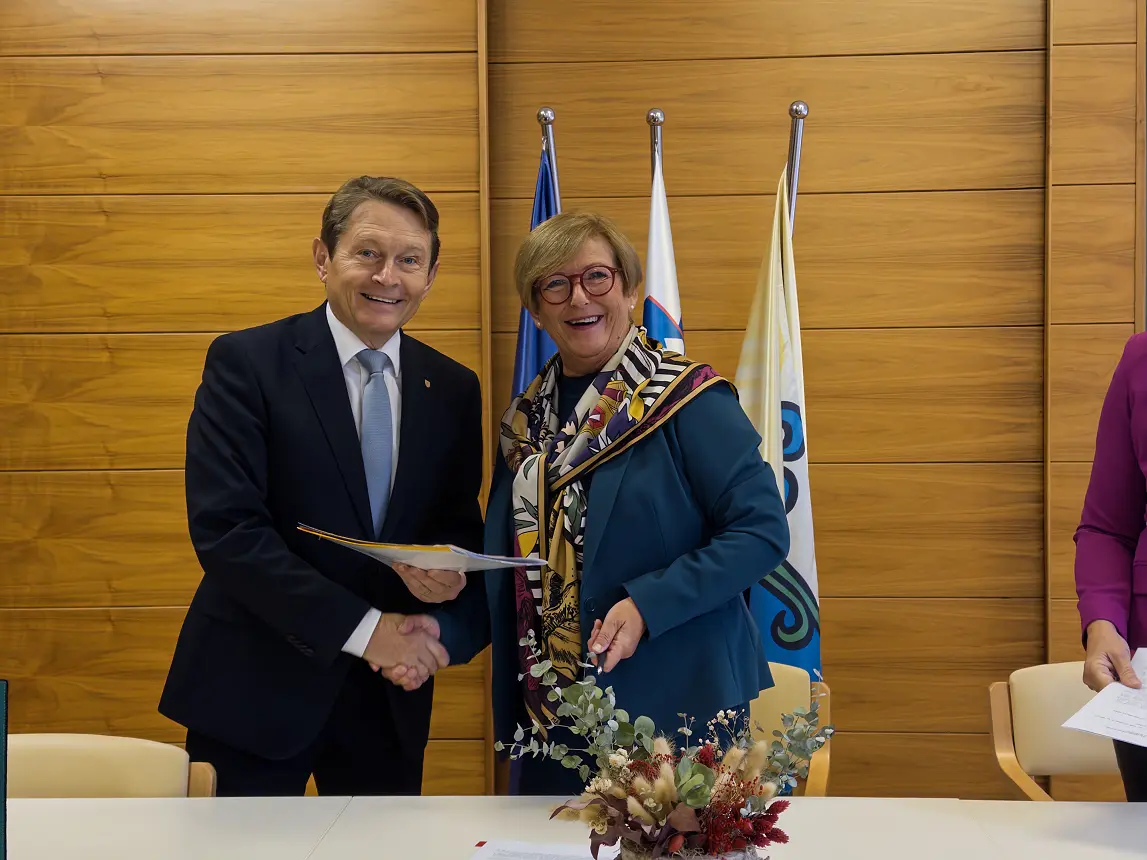 2025-10-17 - Podpis pogodbe_Zakon o  dolgotrajni oskrbi (13).JPG