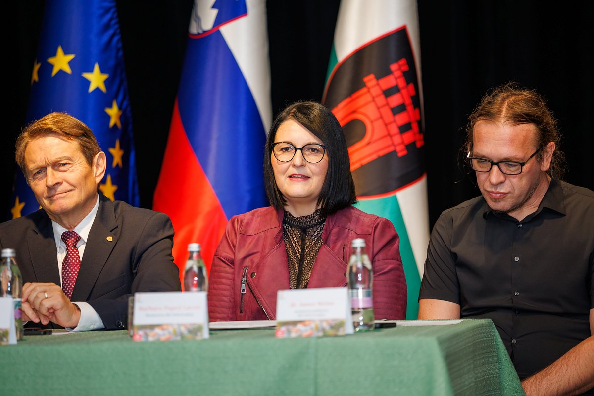 Tiskovna Grad 15.jpg