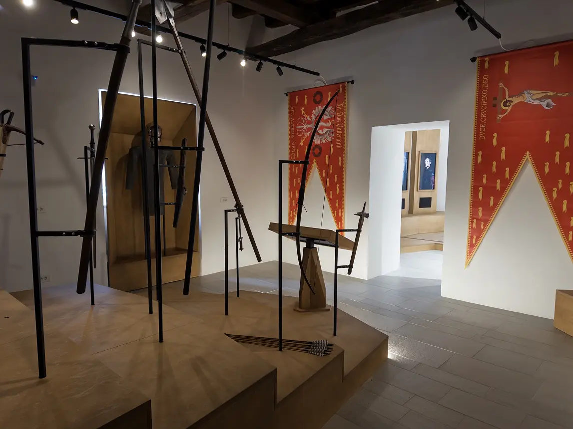 Zaključena prenova gradu in postavitev razstave Branilci krone in meja.JPG